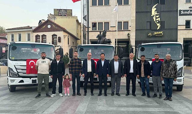 Sındırgı Belediyesi'ne 5 hizmet aracı
