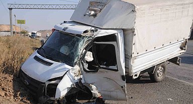 Şırnak'ta tır ile kamyonet çarpıştı: 4 yaralı