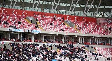 Sivassporlu taraftarlar, Hatayspor maçına ilgi göstermedi