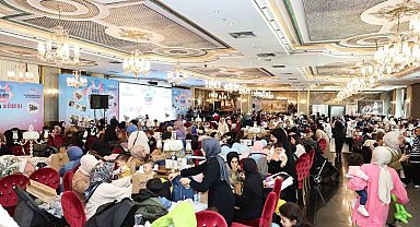 Sultangazi'deki Hoş Geldin Bebek" programında çocuklar gönüllerince eğlendi