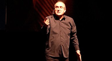 Sunay Akın, 'Cumhuriyet'e giden yol'da Bursalılar ile buluştu