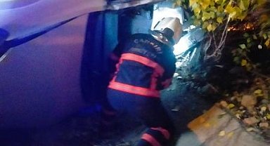 Takla atan otomobil hurdaya döndü: 1 ölü, 1 yaralı