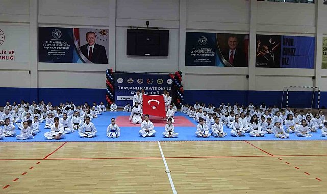 Tavşanlı Karate Okulu'nda 180 sporcuyla kuşak töreni düzenlendi