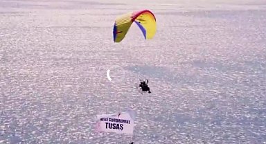 THK yamaç paraşütü ekibinden TUSAŞ'a destek uçuşu