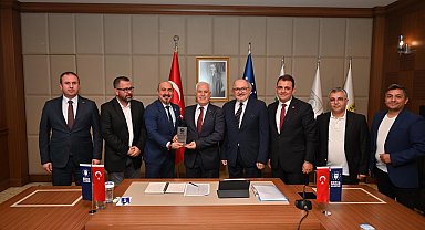 TSYD Bursa'dan Mustafa Bozbey'e ziyaret