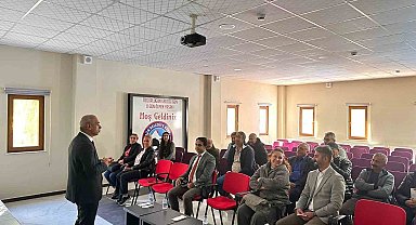 Tunceli'de muhtarlara sosyal hizmet eğitimi