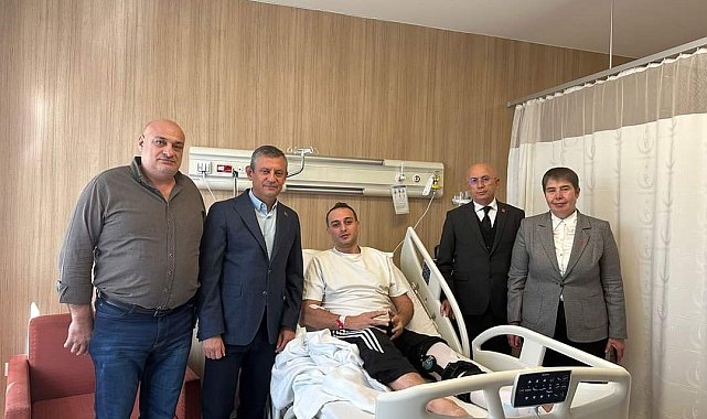 TUSAŞ'a yönelik terör saldırısında yaralanan Murat Solmaz'a CHP Lideri Özel'den "Geçmiş olsun" ziyareti
