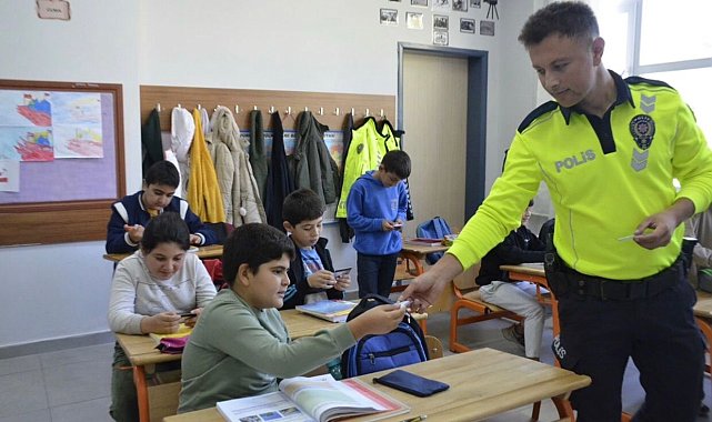 Tut ilçesinde öğrencilere trafik eğitimi verildi