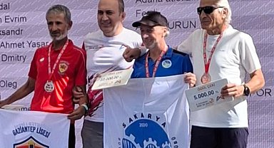 Uluslararası maratonda birincilik kürsüsü Ali Turan'ın