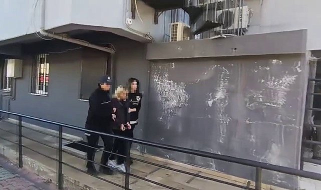 Ümraniye'de annesine saldıran babasını bıçaklayarak öldürdü