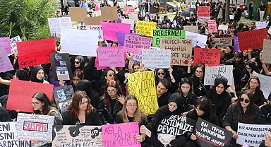 Üsküdar Üniversitesi "Şiddete Karşı" yürüdü!