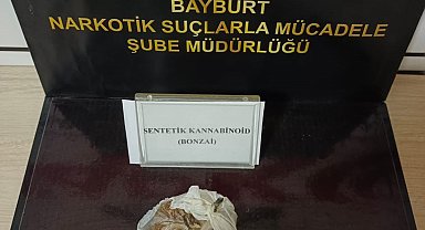 Uygulama noktasında yapılan kontrollerde İran uyruklu şahısın üzerinden bonzai maddesi çıktı