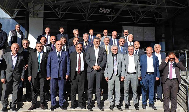 Vali Çelik muhtarlara bir araya geldi