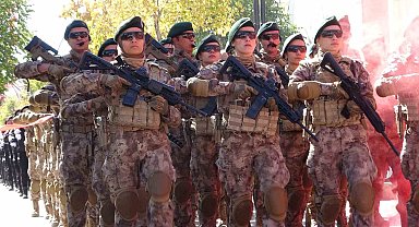 Van'da Cumhuriyet'in 101. yıl coşkusu