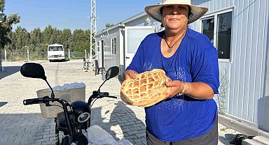 Vefakar depremzede anne, motosikletini iyilik için sürüyor