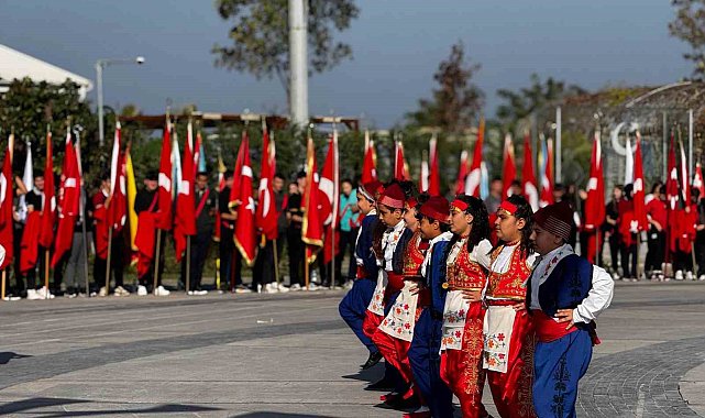 Yalova'da Cumhuriyet'in 101. yılı coşkuyla kutlandı
