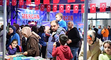 Yazarlar ve okurlar Malatya'da buluştu