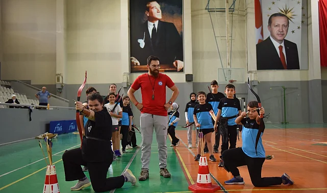 Yıldırım'da miniklere okçuluk eğitimi