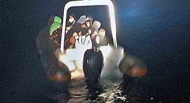 Yunanistan'ın geri ittiği düzensiz göçmenler kurtarıldı, 1 göçmen kaçakçısı yakalandı