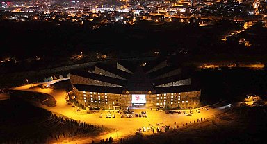 Yurt ışıkları cumhuriyetin 101. yılı için yandı