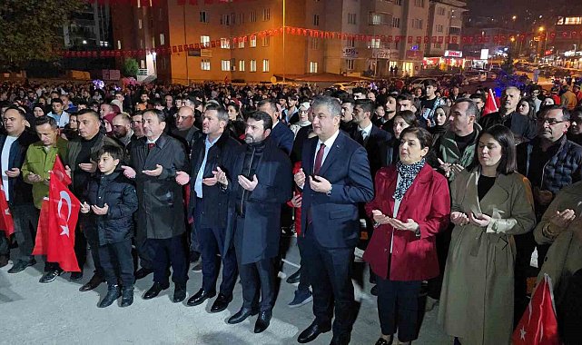 Yüzlerce kişi Cumhuriyetin 101. yılı için yürüdü
