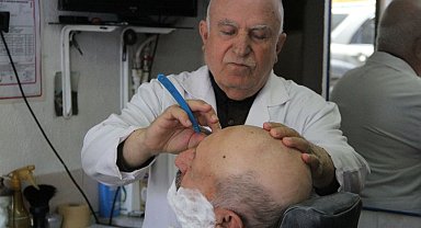 13 yaşında eline aldığı usturayı 64 yıldır bırakmıyor