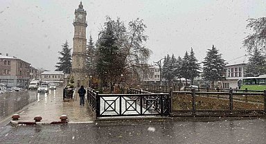 1650 rakımlı Çamlıbel Geçidi'nde kar ve tipi etkili oldu