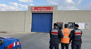 3 yıl 4 ay hapis cezasıyla aranan şahsı jandarma yakaladı