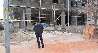 4'üncü kattan düşen inşaat işçisi ağır yaralandı