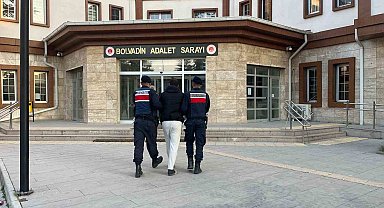 6 suç kaydı ile 14 yıl 4 ay hapis cezasıyla aranan şahsı jandarma yakaladı