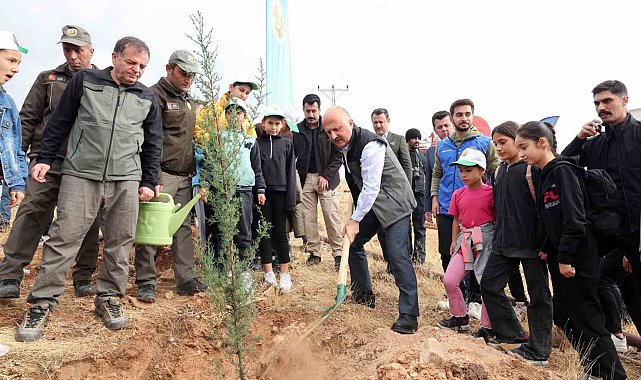 Adıyaman'da 11 bin fidan toprakla buluştu