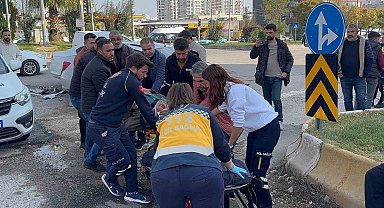 Adıyaman'da, iki otomobil çarpıştı: 4 yaralı