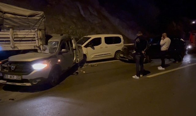 Afyonkarahisar'da 10 aracın karıştığı zincirleme kaza: 18 yaralı