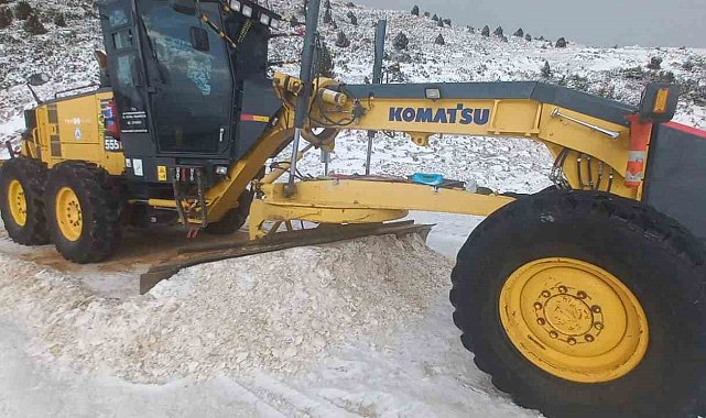Afyonkarahisar'da kar ile mücadele sorunsuz yapıldı