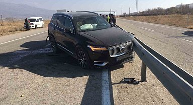 Ağrı'da trafik kazası: 3 yaralı