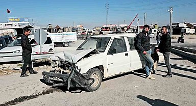 Aksaray'da kamyonetler çarpıştı: 1 yaralı