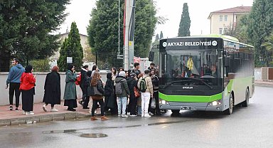 Akyazı'da üniversite öğrencilerine ücretsiz ulaşım başladı