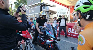 Alanya'da Dünya Şampiyonu Razgatlıoğlu'na coşkulu karşılama