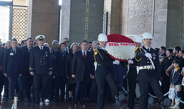 Ali Babacan, Anıtkabir Özel Defteri'ni imzaladı