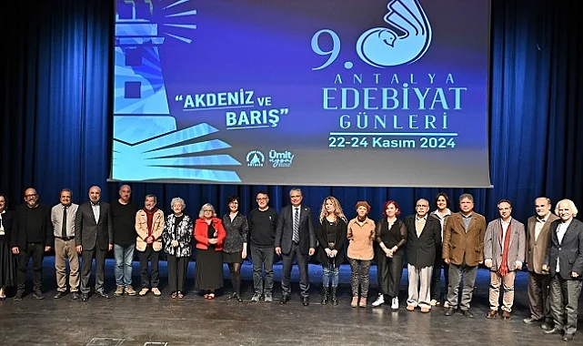 Antalya Muratpaşa'da demokrasi için sanat