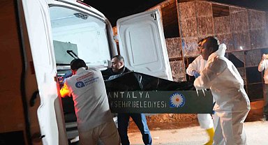 Antalya'da 2 katlı evde çıkan yangında genç kadın hayatını kaybetti