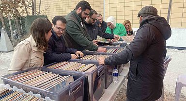 Antika ürünler alırken replikalara aldanmamak için uzmanına danışmak önemli