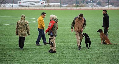 Arama kurtarma köpekleri hakem semineri Çekmeköy'de düzenlendi