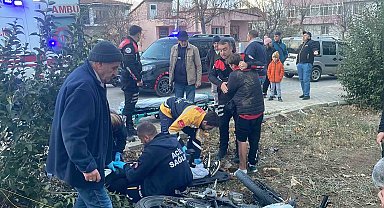 Arkadaşıyla kazada yaralandı, polise sarılıp gözyaşı döktü