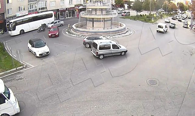 Aşırı hız ve dikkatsizlik kazalara davetiye çıkarttı