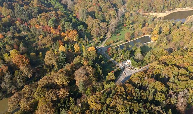 Atatürk Arboretumu'ndaki kartpostallık sonbahar manzarası havadan görüntülendi