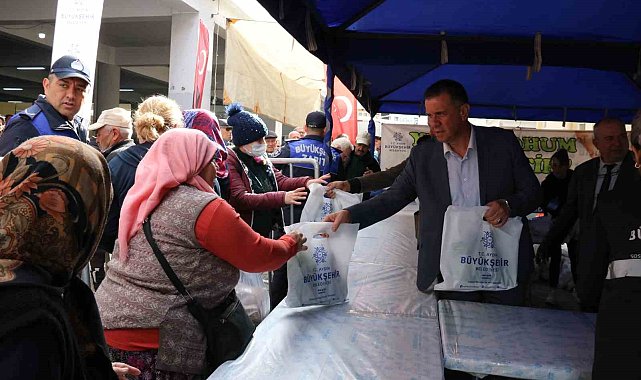 Aydın BŞB Yenipazar'da fide dağıttı