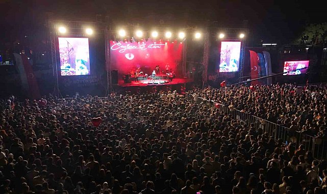 Aydınfest Gençlik Festivali ikinci gününde binlerce kişiyi ağırladı