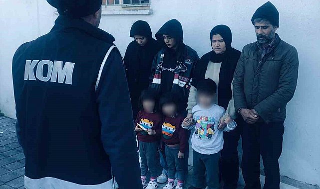 Ayvalık'ta 8 düzensiz göçmen yakalandı 2 organizatör tutuklandı