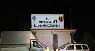 Ayvalık'ta jandarma 23 Afganistan uyruklu düzensiz göçmen ve 2 insan kaçakçısı yakaladı